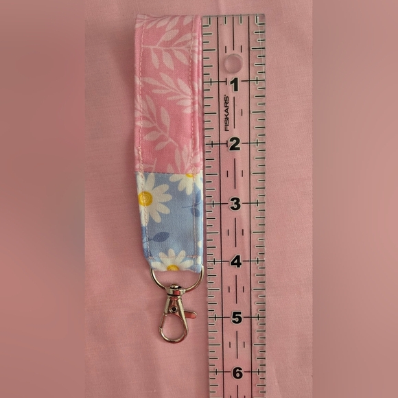 Floral Pink and Blue Wristlet Keychain - Picture 5 of 5